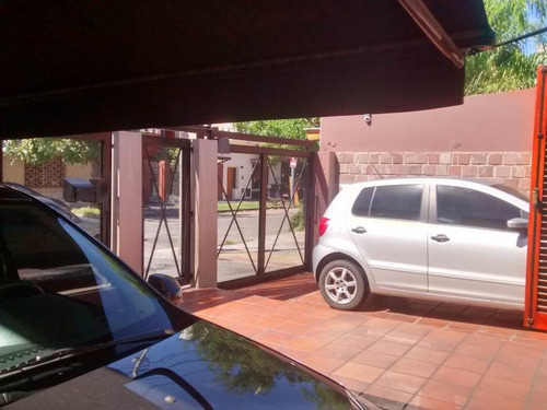 Imagen 3 de 14 de Chalet En Venta Cond En Lanus Oeste