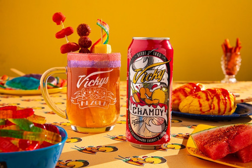 Cerveza Victoria 3 U + Vicky Chamoy 3 U + 1 Mixer De Limón
