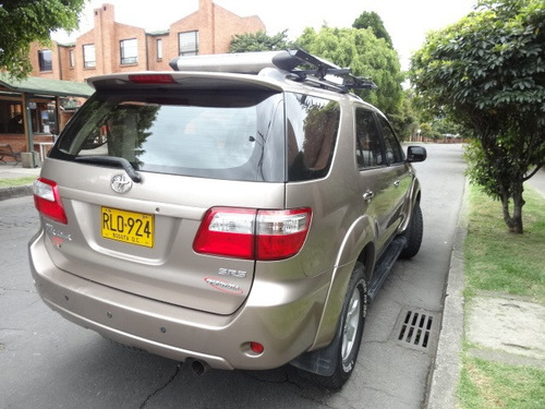 Toyota Fortuner Automatica 2012 4x2 72.500 Kilómetros