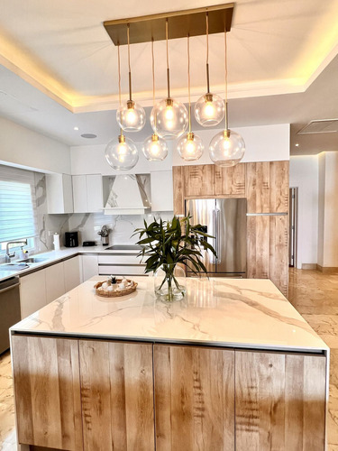 Venta De Hermoso Apartamento Con Vista A La Marina De Cap Cana, Punta Cana