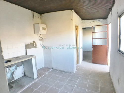 Imagen 3 de 14 de Colonia Del Sacramento - Casa A Refaccionar Con Muy Buen Terreno