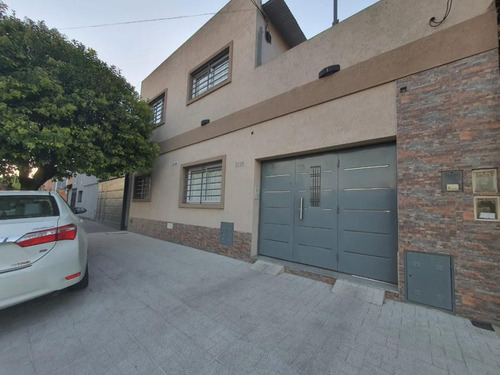 Excelente Propiedad Para 2 Familias En Venta!