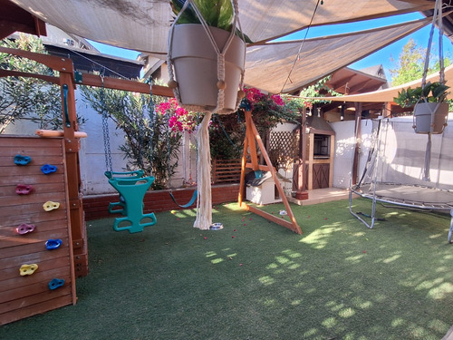 Casa Aislada 3 Pisos En Condominio. 3d+3b Cod. 41095