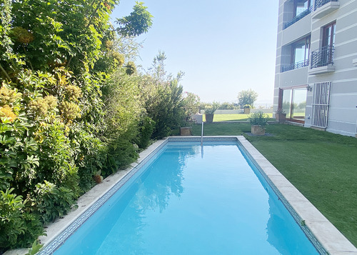 Departamento Con Jardín, Piscina Y Amplia Vista A La Ciuda