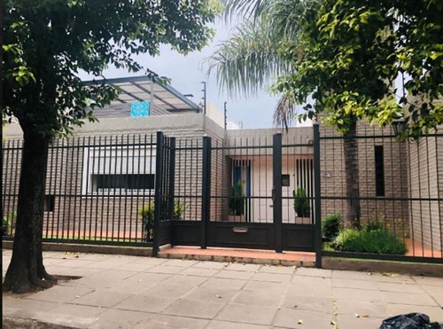 Venta Casa 4 Dormitorios En Rogelio Martinez