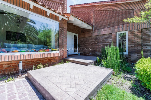 Casa En Venta De 4 Dorm. En Colina