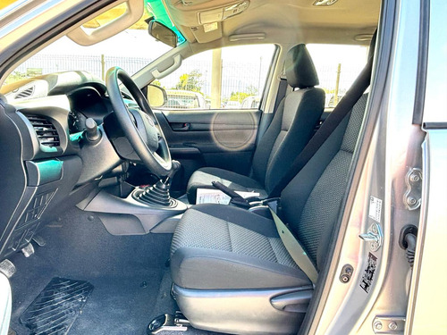 Toyota Hilux 2.7 Cabina Doble Sr Mt