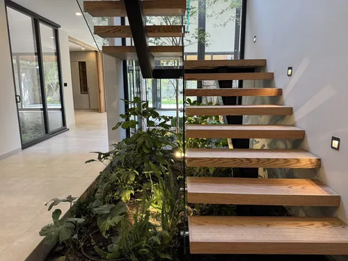Residencia De Lujo Con Alberca, Área Verde Posterior- Altozano