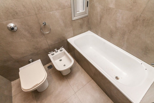 Piso Exclusivo De 4 Amb -en El Centro De Lanusita
