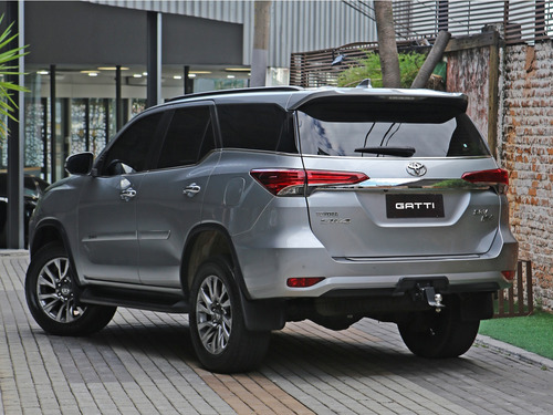 Toyota Hilux SW4 2.7 VVT-i FLEX SRV 7L 4X2 AUTOMÁTICO