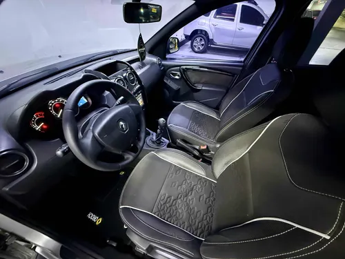 Renault Oroch 2.0 intens 4x4 mecanica (financiamiento) 1 dueño