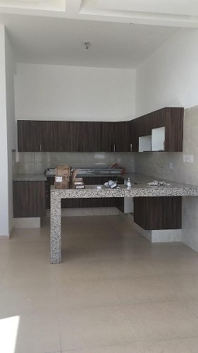 Imagen 3 de 12 de Se Renta, Lomas De Juriquilla, 3 Niveles, Roof Garden, 3 Recámaras Con Baño