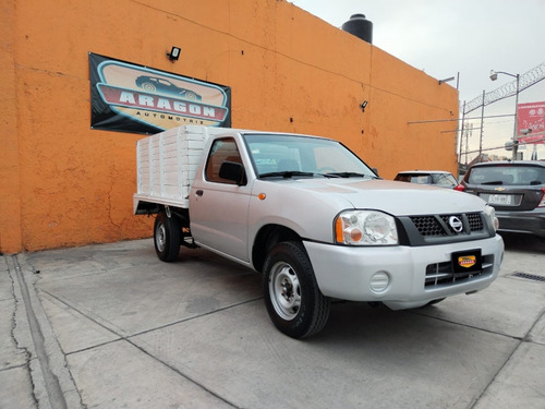 Nissan NP300 2.4 Estacas Dh Mt