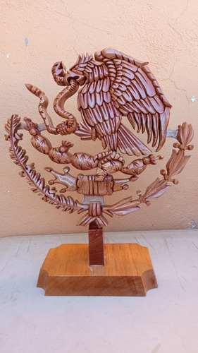 Escudo Nacional Mexicano En Base De 32 Cm.