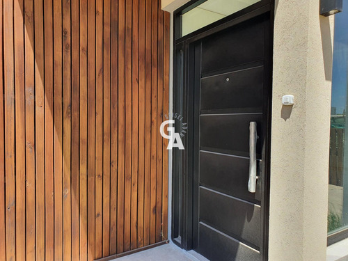 Imagen 9 de 30 de Casa En Venta 4 Amb En Santa Emilia, Pilar Del Este