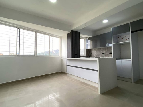 Apartamento En Venta Las Chimeneas Valencia, A Estrenar Con Planta Para Áreas Comunes, Facial Acceso A La Autopista Y Vías Principales. Dapo