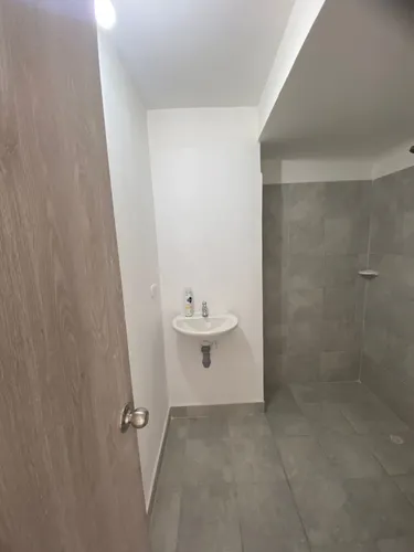 Apartaestudio En Venta En El Barrio Castilla, Bogotá