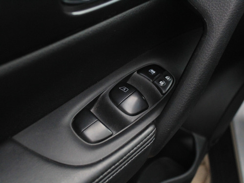 Nissan X-Trail CVT 2.5 AT