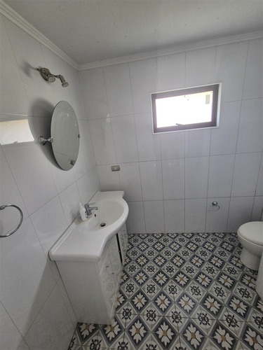 Casa En Venta, Seminueva De 4 Dorm. A 10min De L.a.