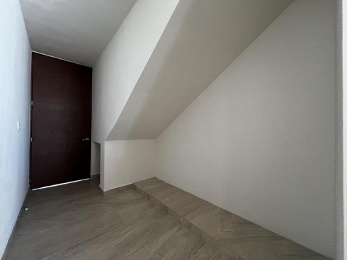Casa En Venta Merida, Temozon Norte, 3 Hab, Cochera Y Piscina, Entrega Inmediata.
