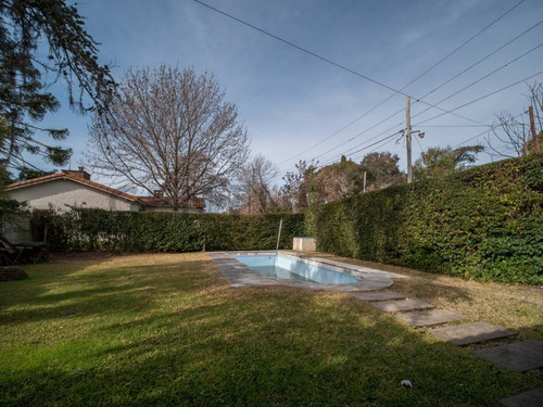 Casa En Venta De 3 Dormitorios En City Bell 465 Y 13c
