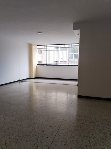 Alquilo Apartamento En Las Palmas. Desocupado 3h/2b/1p