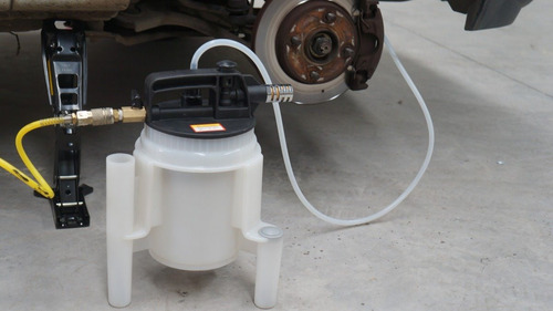 Imagem 1 de 4 de Kit Sangrador Pneumatico De Freio E Direção Hidráulica