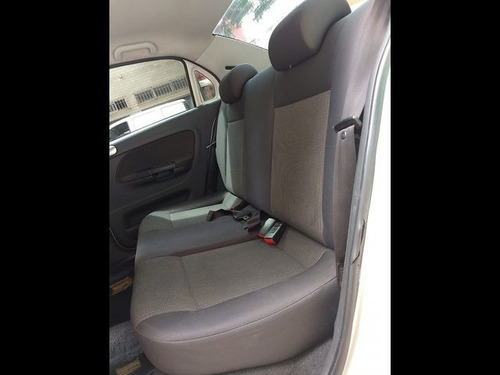 Volkswagen Voyage 2013 1.6 Vht Comfortline Total Flex 4p