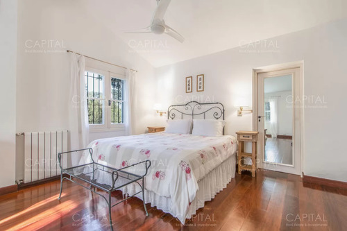 Casa De Construccion Tradicional En Playa Brava, Punta Del Este En Venta