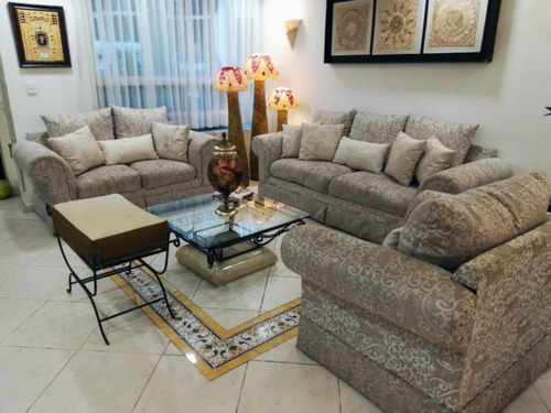 Imagen 1 de 5 de Casa En Renta En Conjunto Cerrado En Interlomas (m2d196)