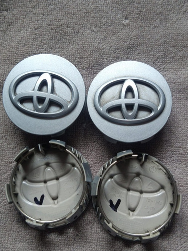 4 Centros De Rin Toyota Sienna ,rav 4,camry Originales 62 Mm