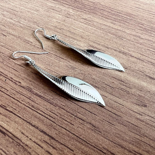 Imagen 4 de 7 de Aretes Largo De Plata Ley .925 Agálea Mujer