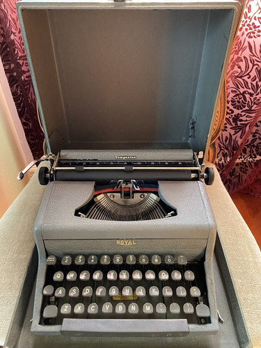 Maquina De Escribir Con Estuche 