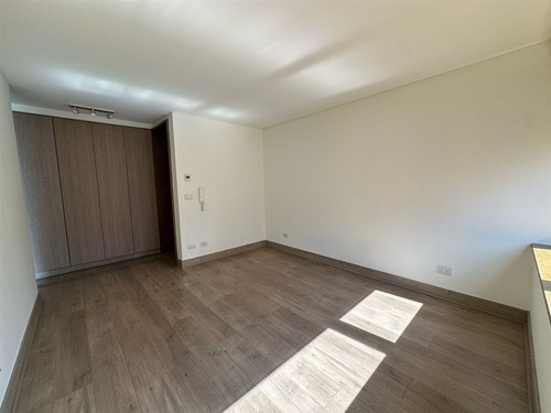 Departamento En Arriendo De 2 Dormitorios En Las Condes