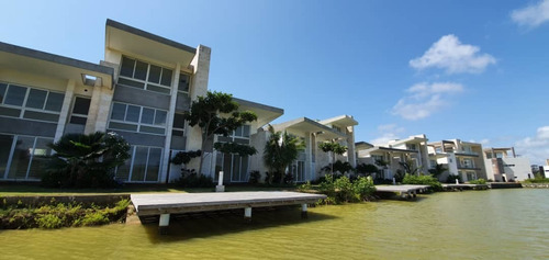 Imagen 12 de 21 de Bello Townhouse De 157m2 Con Muelle Privado.