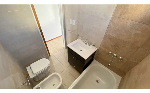 Venta Departamento 2 Dormitorios Caseros Con Cochera