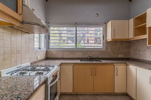 Imagen 18 de 30 de Venta De Casa Tipo Duplex De 3 Ambientes Con Cochera. En Banfield Este.