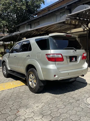 Toyota Fortuner 2.7 4x2 automatica