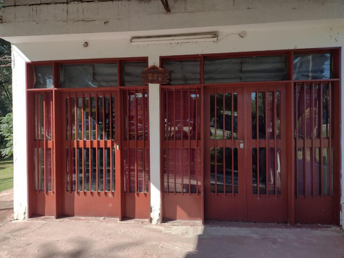 Local - Villa Parque Siquiman