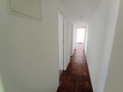 Imagen 4 de 12 de Apartamento En Alquiler - Pocitos (150m Mdeo. Shopping)