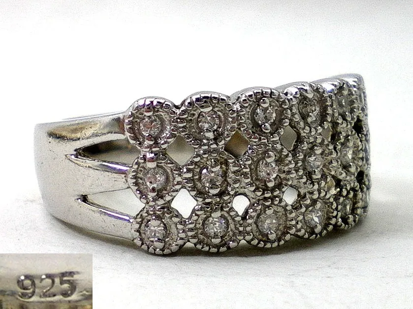 Anillo De Plata 925 Y Zafiros Blancos Art002