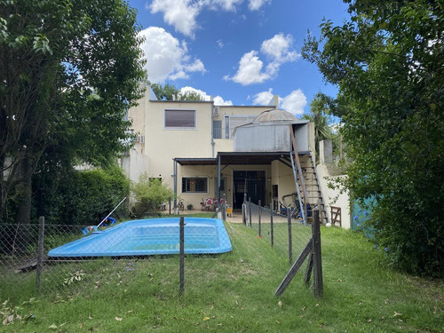Casa De 3 Dormitorios Con Parrillero, Pileta Y Galería - Fisherton
