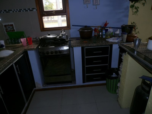 Imagen 6 de 27 de Casa Quinta Sobre Almirante Brown