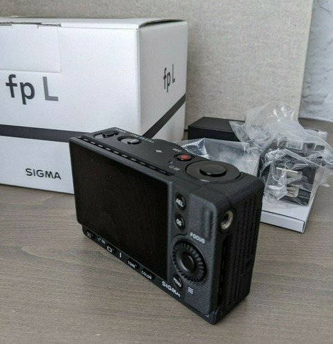 Imagen 2 de 2 de Sigma Fp L 61 Mp Mirrorless Interchangeable Lens Camera