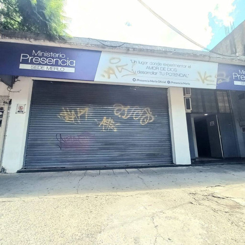  Venta De Amplio Local En Zona De Merlo Centro.