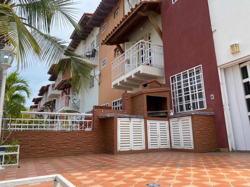 Imagen 9 de 11 de Casa Villa En Venta En Lechería C R Villa Martinique