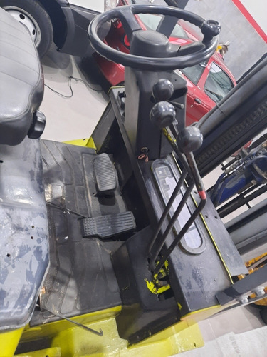 Imagen 9 de 19 de Autoelevador 2.5kg Yale Diesel Trip/torr Funcionanndo