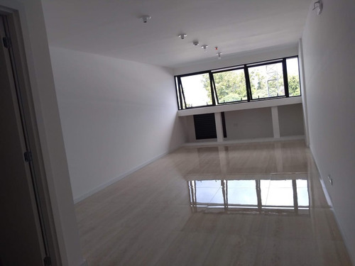 Conjunto Comercial / Sala 31 M² A Venda Pinheirinho - Sa00003 - 68849646