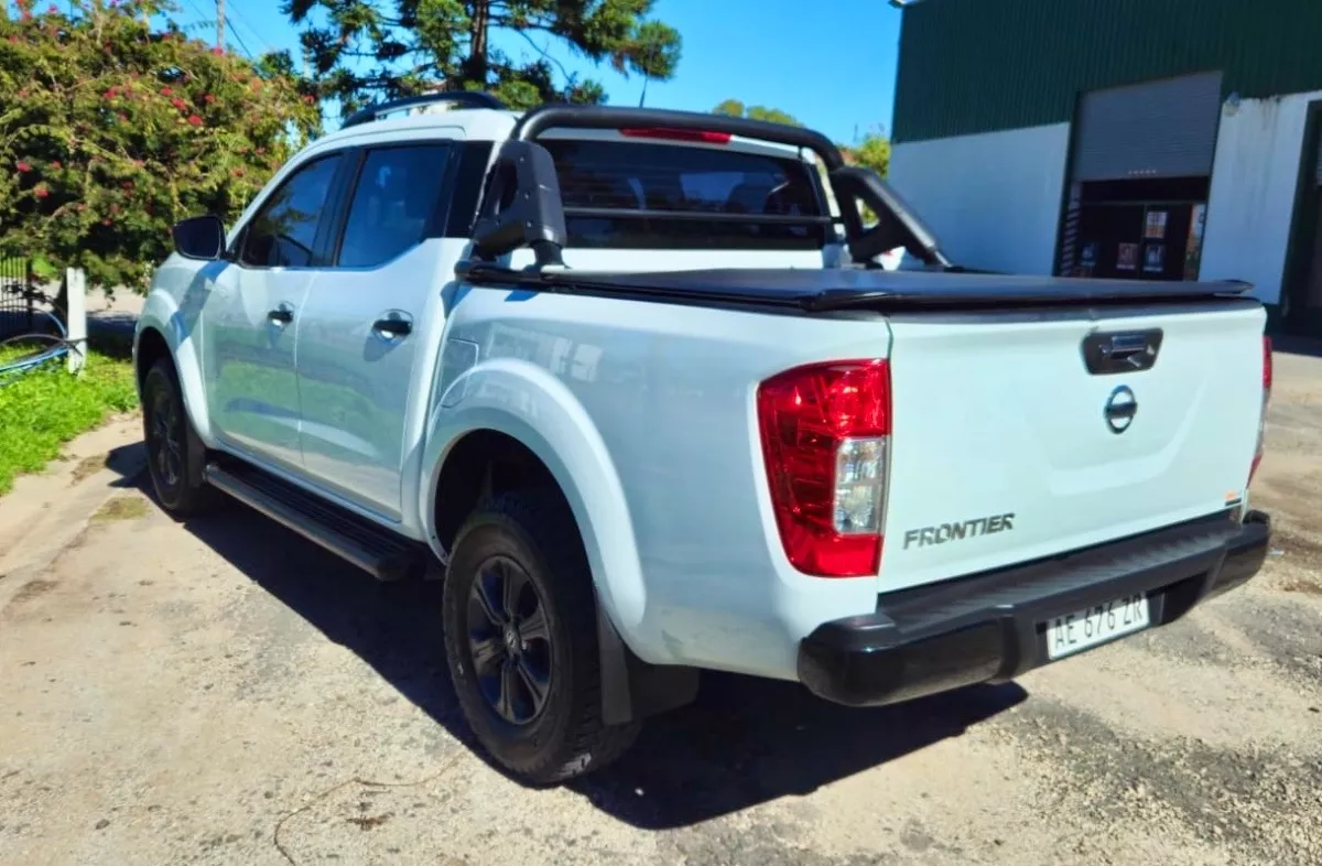 Nissan Frontier X-Gear 4x2 AT