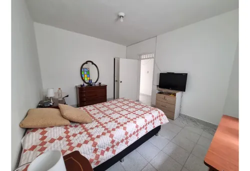 Apartamento En Venta 2do Piso En La Floresta 140 Mt²